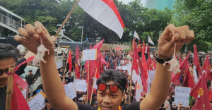 mahasiswa-bawa-tikus-demo-kpk-desak-penangkapan-harun-masiku-segera-dilakukan