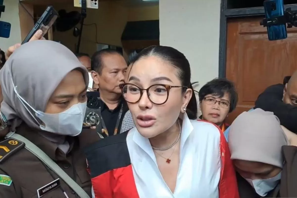 Nikita Mirzani Minta Prabowo Luruskan Hukum di Indonesia